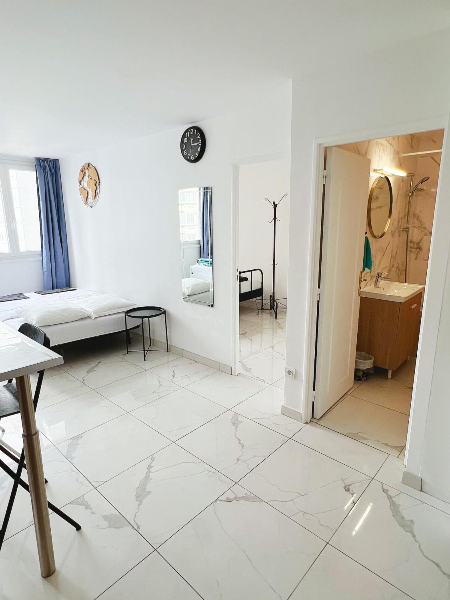 Apartment Near Subway And Supermarket Paris Exterior foto